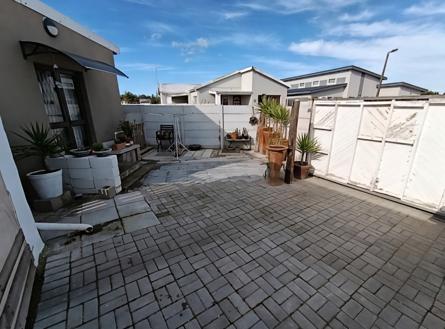 To Let 4 Bedroom Property for Rent in Hopefield Western Cape